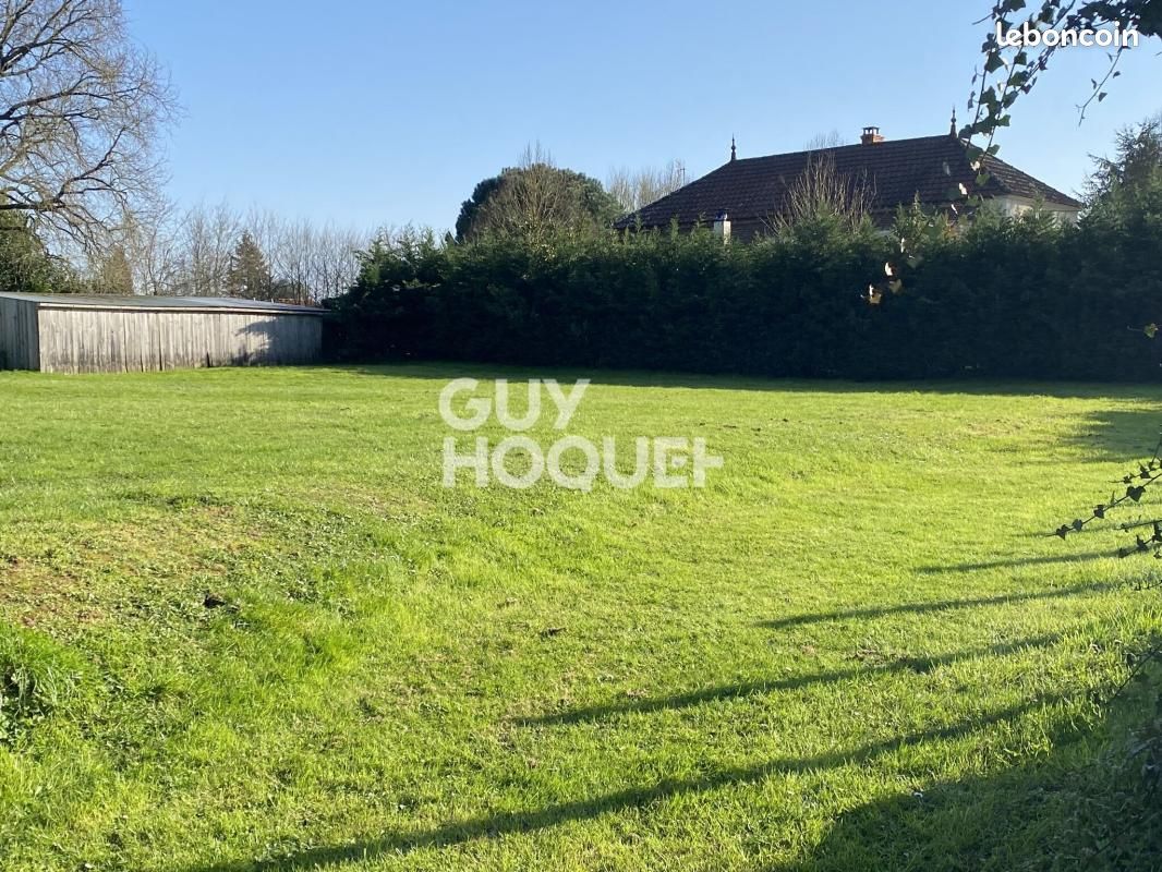 Terrain Saint Valerien · à Saint-Valérien · 24 500 €
