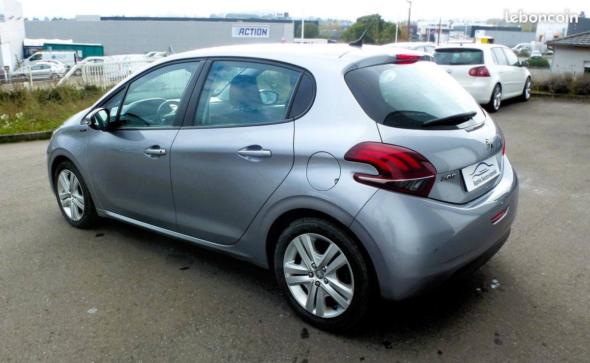 PEUGEOT 208 1.5 BlueHDi 100ch E6.c Signature 5p GARANTIE 12 MOIS (image 4)