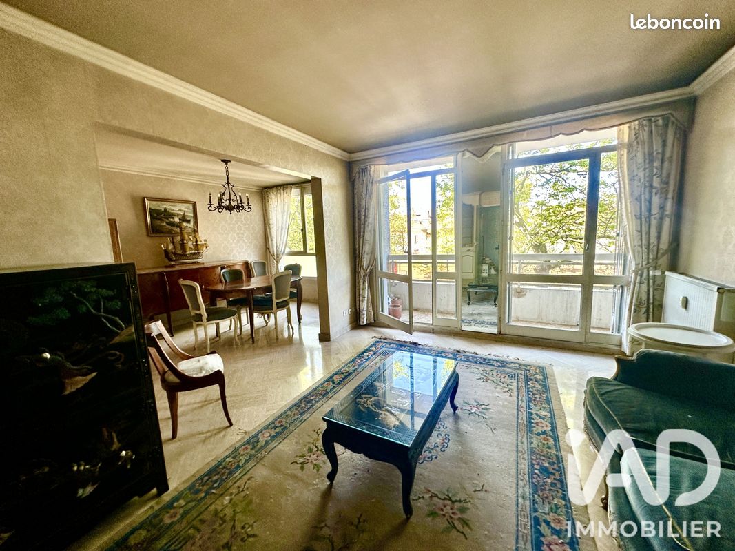 Appartement 8 pièces 106 m² · à Saint-Étienne · 106 m² · 129 000 €
