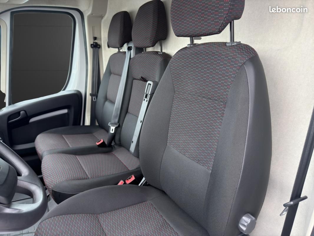 Peugeot Boxer FOURGON TOLE 435 L4H2 BLUEHDI 140 S&S ASPHALT (image 12)