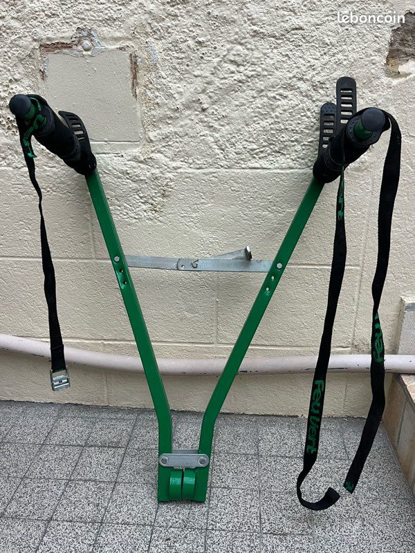 Porte vélo attelage feu vert Vélos