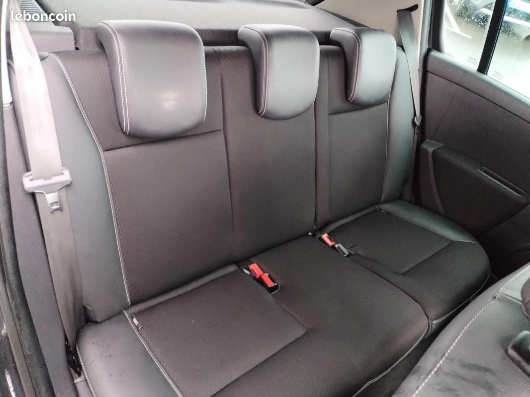 Renault Clio III 1.5 DCI 85 DYNAMIQUE 5P (image 8)