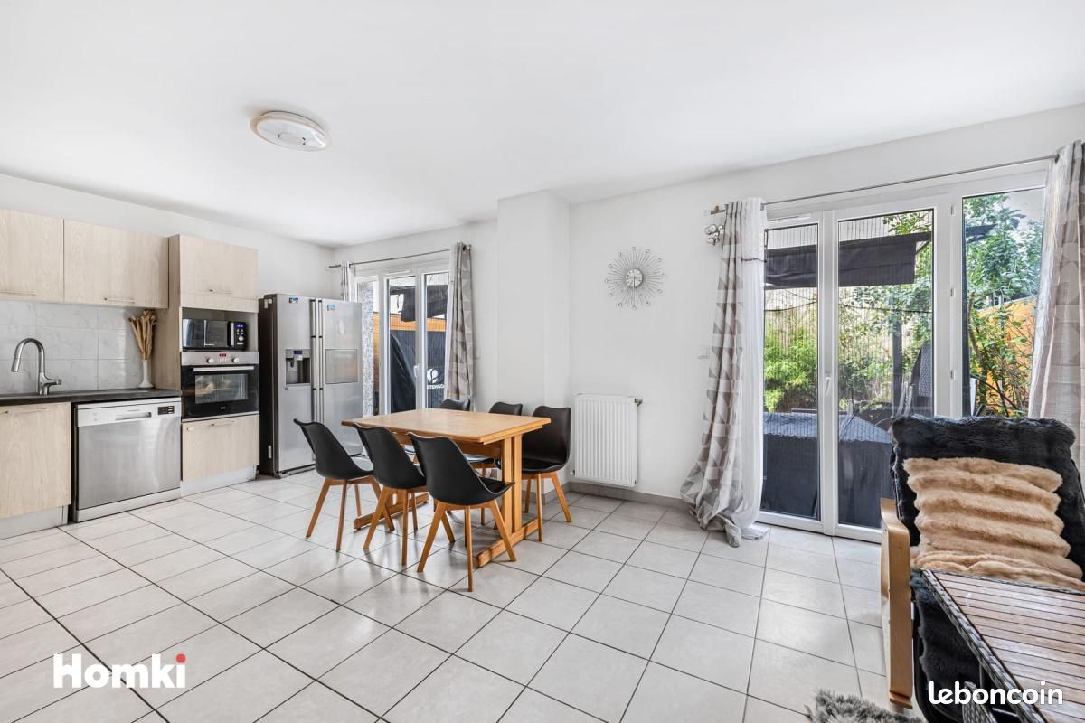 Maison 5 pièces 86 m² · à Vaulx-en-Velin · 86 m² · 310 000 €