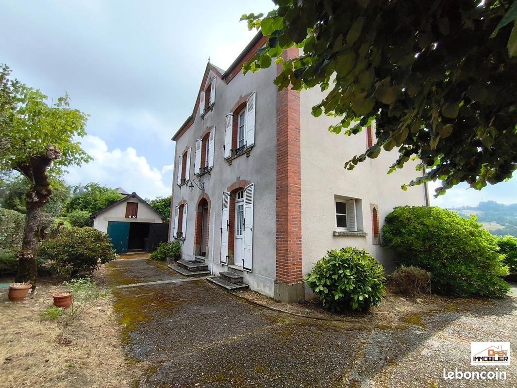 Maison 9 pièces 188 m² · à Dampniat · 188 m² · 240 000 €