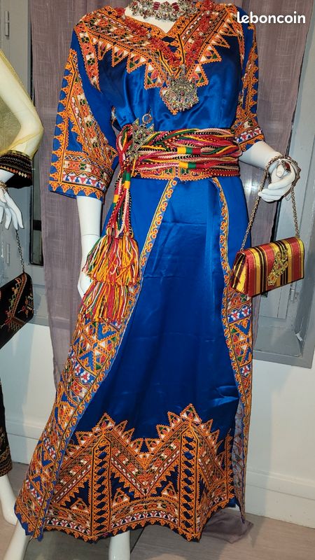 Robe kabyle tendance Vêtements