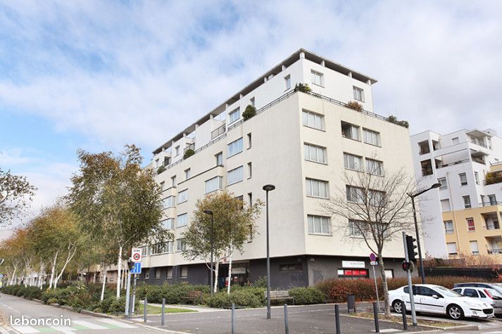 Appartement 2 pièces 18 m² · à Grenoble · 18 m² · 495 €