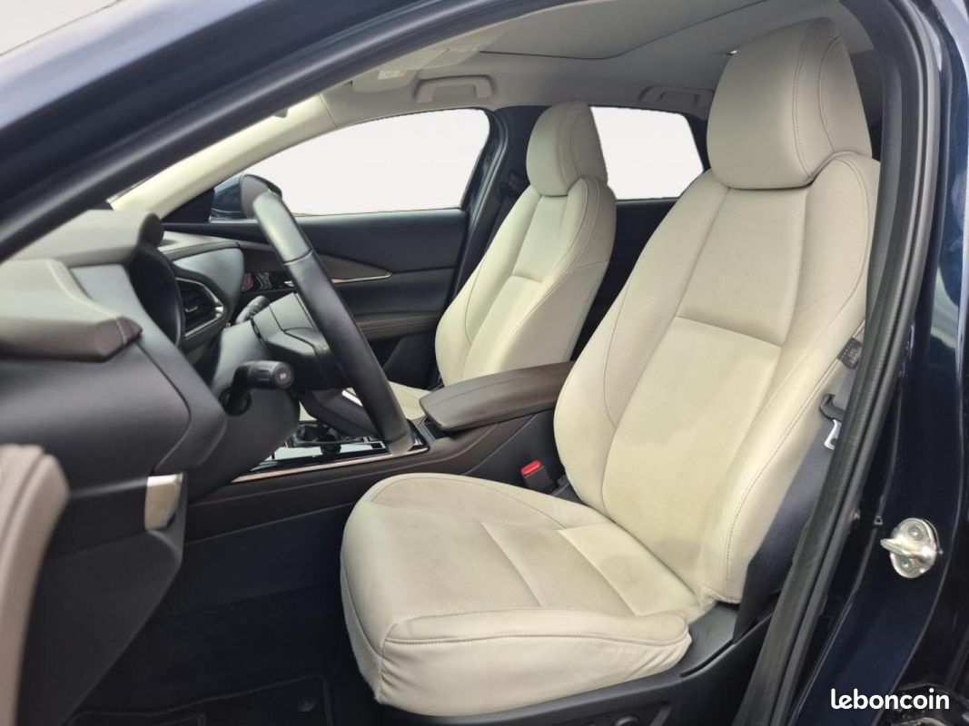 Mazda CX-30 2.0 e-SKYACTIV-X M-Hybrid 186ch 4x4 Exclusive Cuir Pure White Bose (image 12)