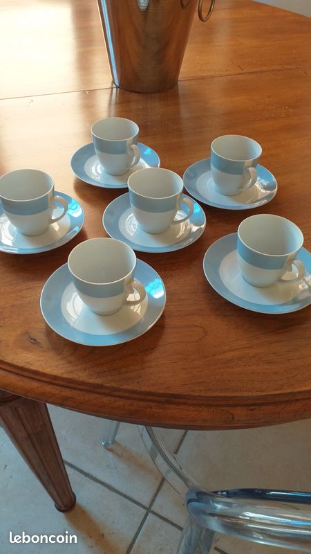 Service à Café Blanc Et Bleu En Porcelaine Opaque – Assiettes Et Pièces Céramique