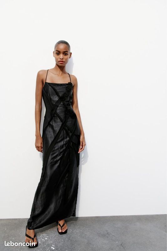 Robe Satin Zara Vetement Femme Robe Robe Longue Coupe Cintrée Noir
