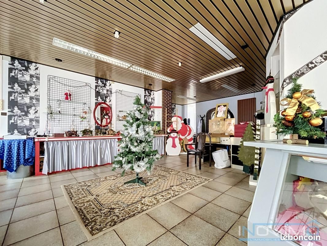Immeuble 6 pièces 390 m² · à Ardres · 390 m² · 405 540 €