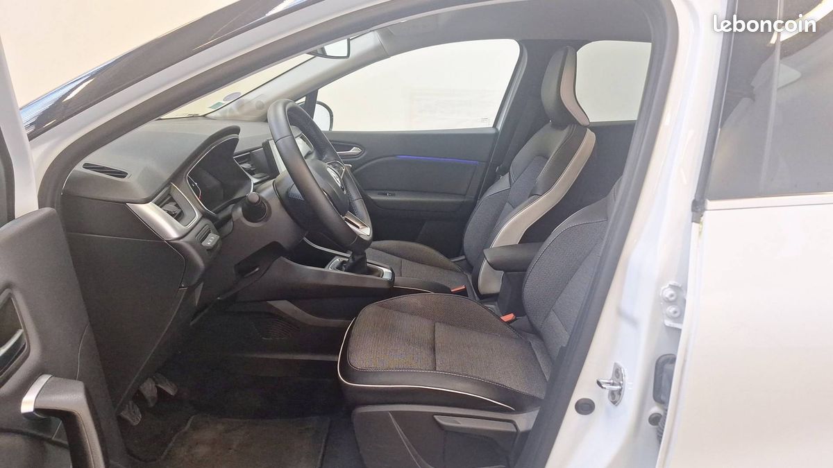 Renault captur tce 140 21 intens (image 11)