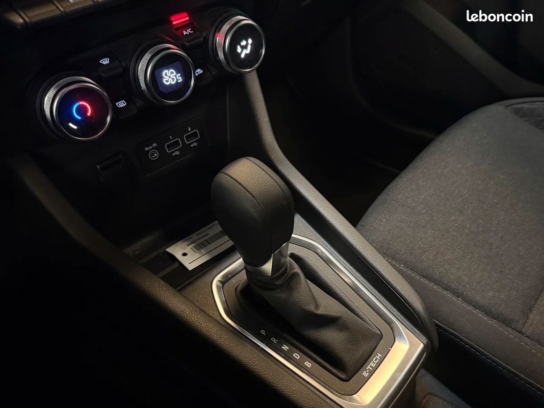 Renault CLIO V 1.6 e-tech 140cv hybrid business bva / SUIVI OK / ATTELAGE (image 27)