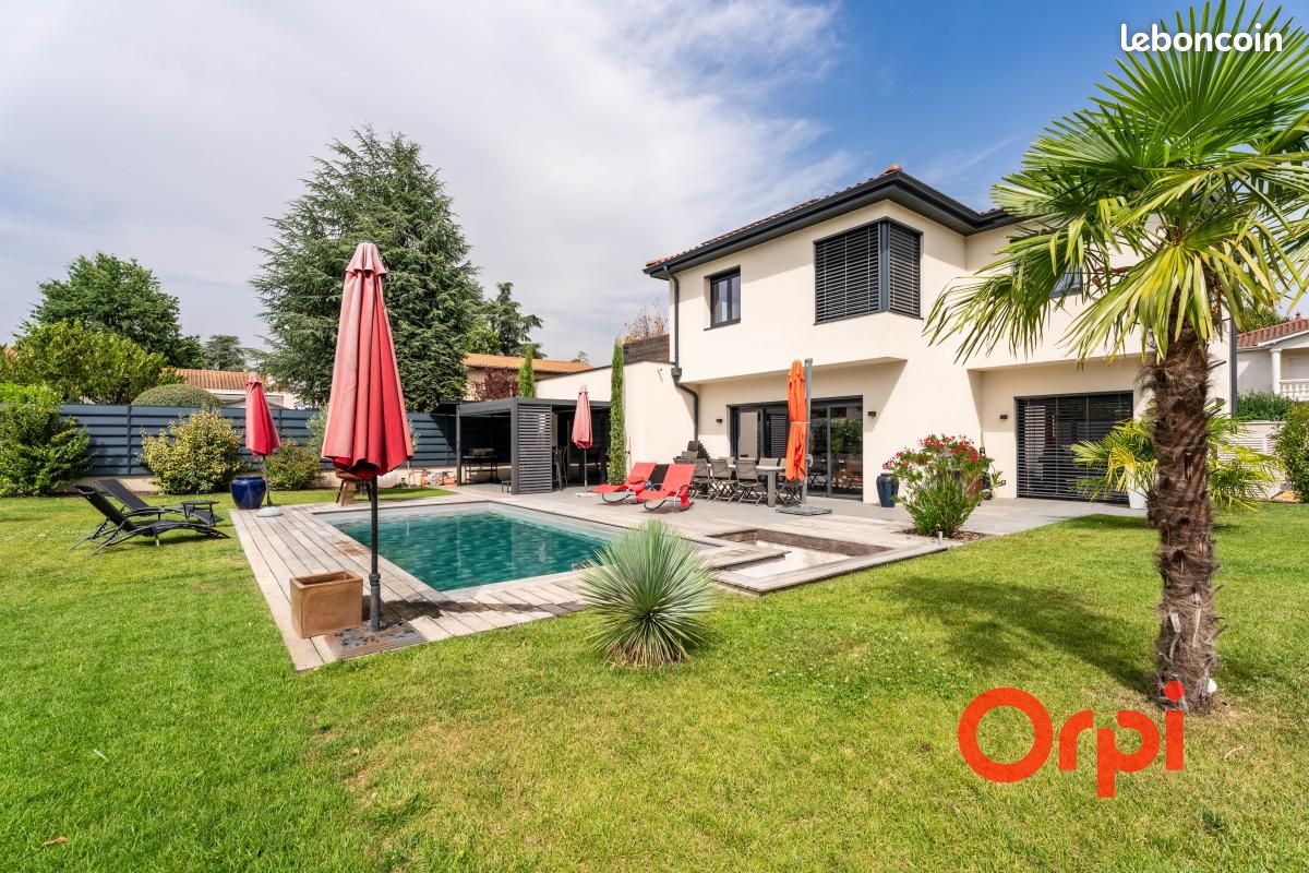 Maison 5 pièces 244 m² · à Francheville · 244 m² · 1 150 000 €