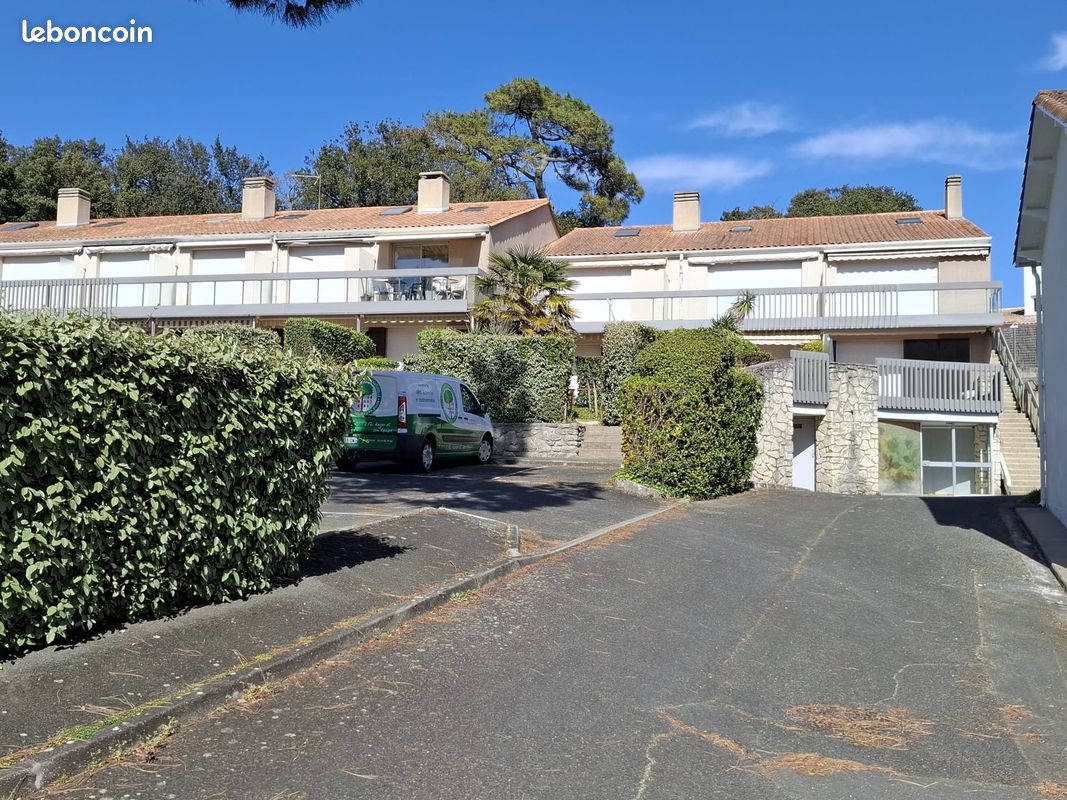 Place de parking en sous-sol sécurisé - Quartier du Parc · à Royan · 21 000 €