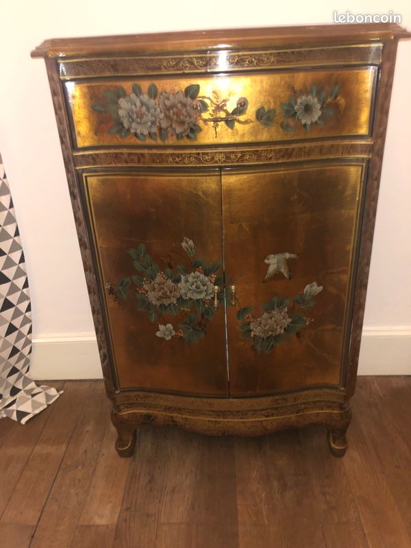 Belle commode laquée chinoise en bois massif ferrures en laiton, motif oiseaux (image 1)