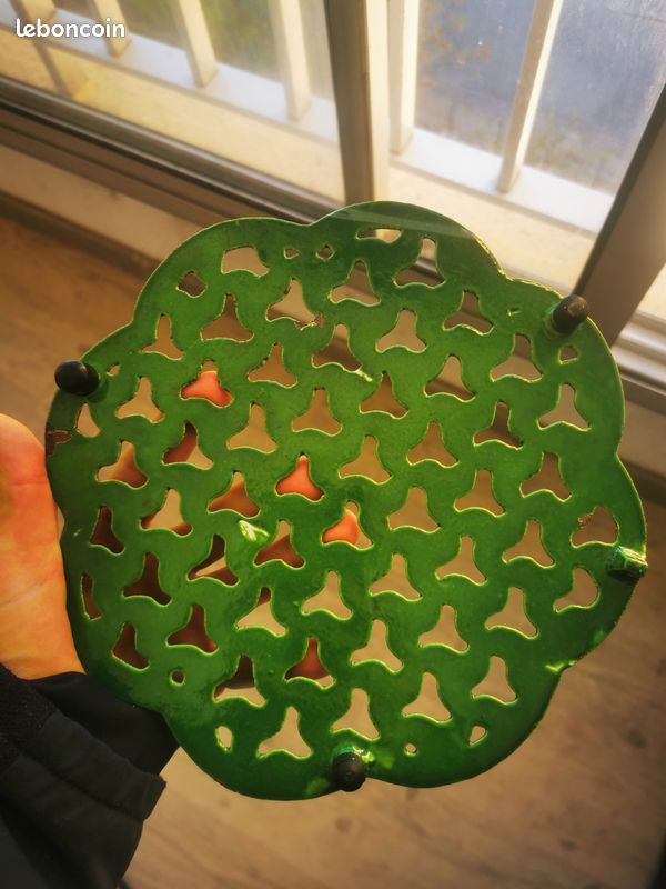 Vieux Dessous De Plat En Fer Forgé – Vert Doré, Style Patiné Vintage
