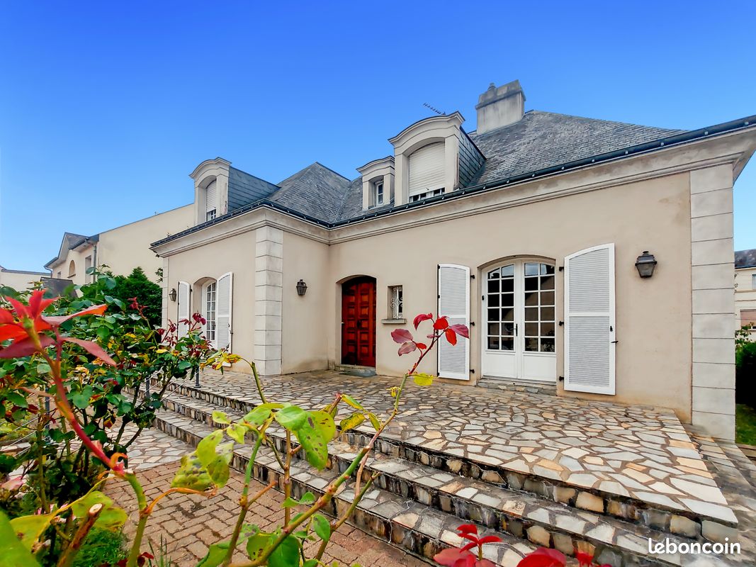 Maison 8 pièces 175 m² · à Laval · 175 m² · 387 000 €