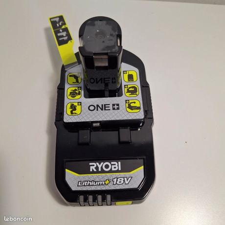 Batterie RYOBI 18V 2.0Ah RB1820C avec indicateur de charge - Bricolage
