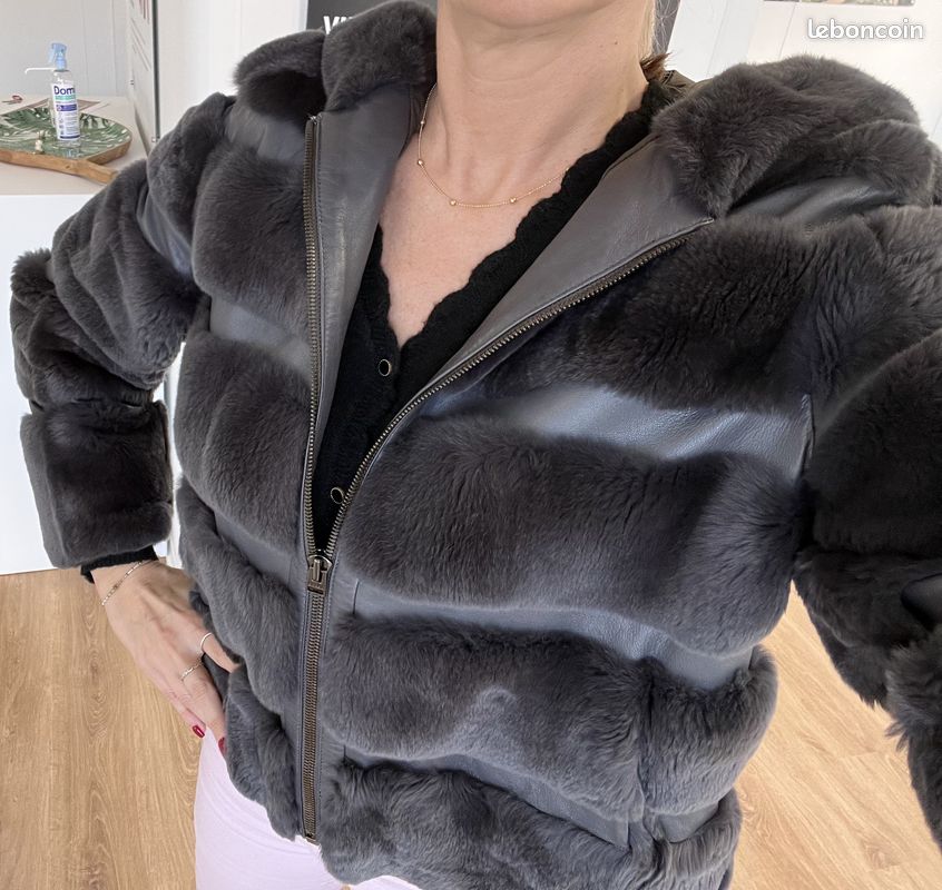 VESTE GIORGIO et MARIO TAILLE : 40/42 TBE NOIR BLOUSON MODELE DORIA avec CAPUCHE (image 2)
