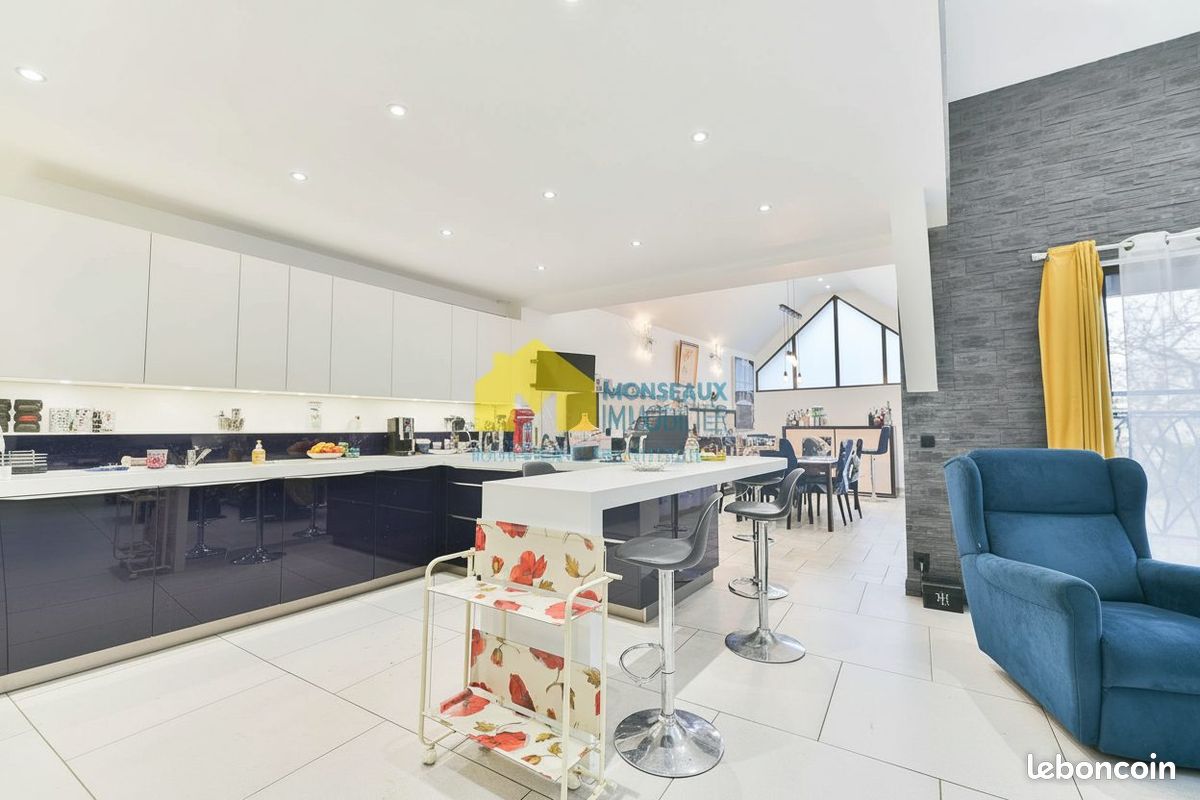 Maison 6 pièces 230 m² · à Linas · 230 m² · 380 000 €