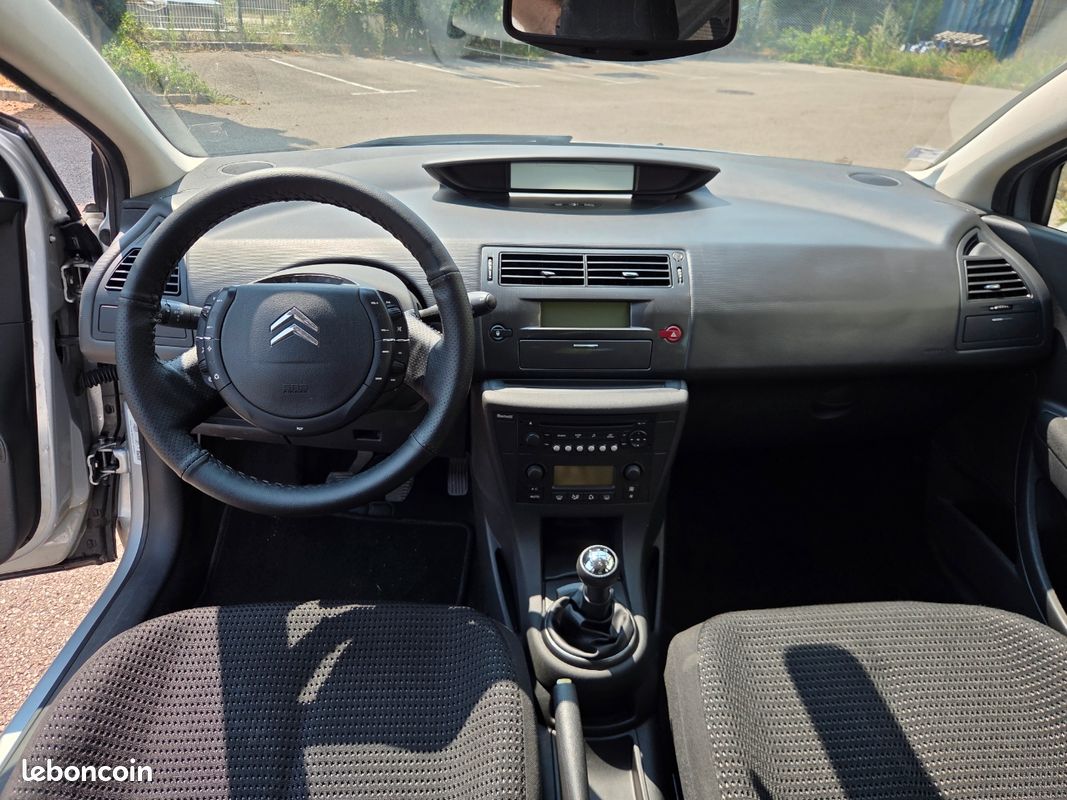 Citroën C4 phase 1 1,6HDI 16V (image 3)