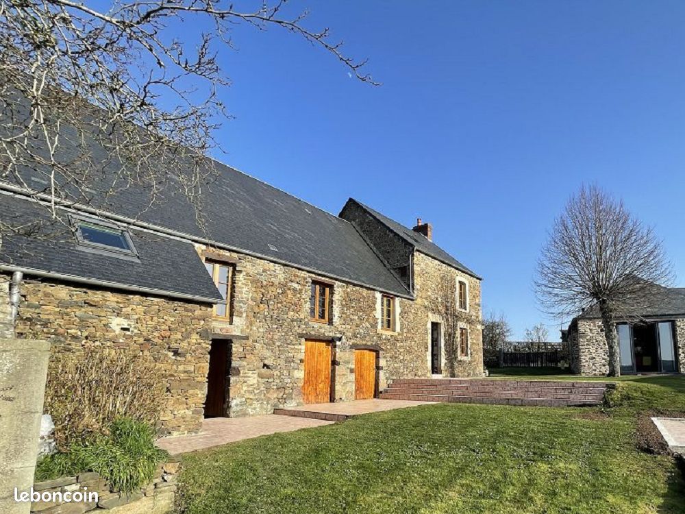 Maison 9 pièces 240 m² · à Clécy · 240 m² · 630 000 €