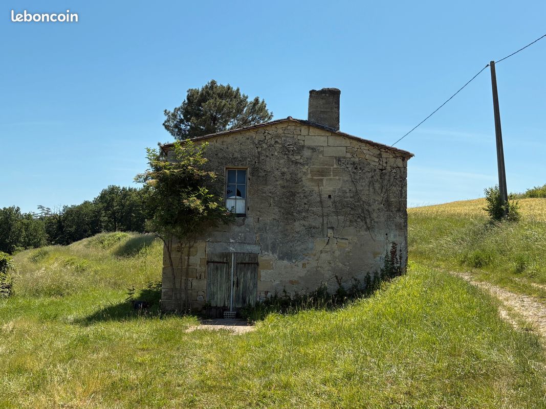 Maison 2 pièces 300 m² · à Saint-Philippe-d'Aiguille · 300 m² · 190 500 €