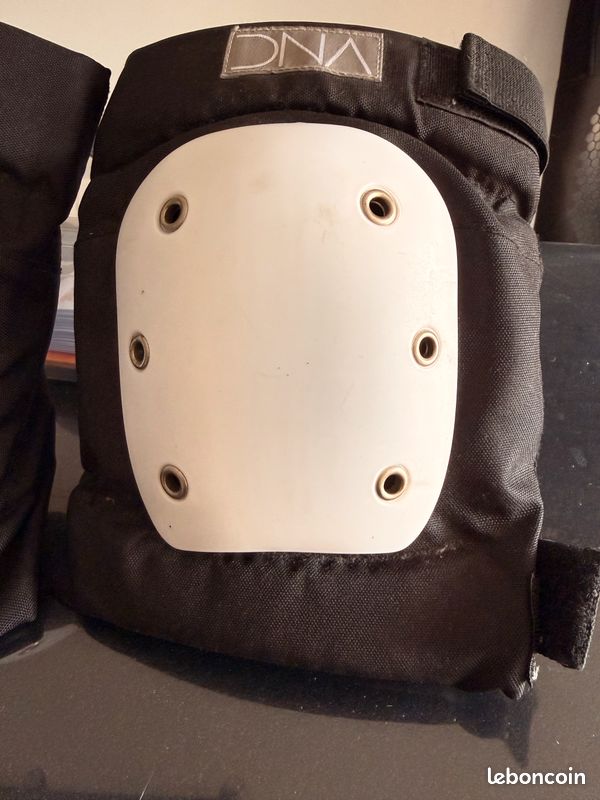Genouillères skateboard DNA taille M – Neuves (image 2)
