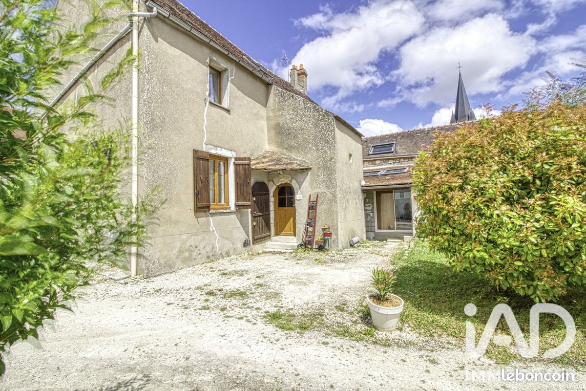 Maison 9 pièces 180 m² · à Puiseaux · 180 m² · 235 000 €