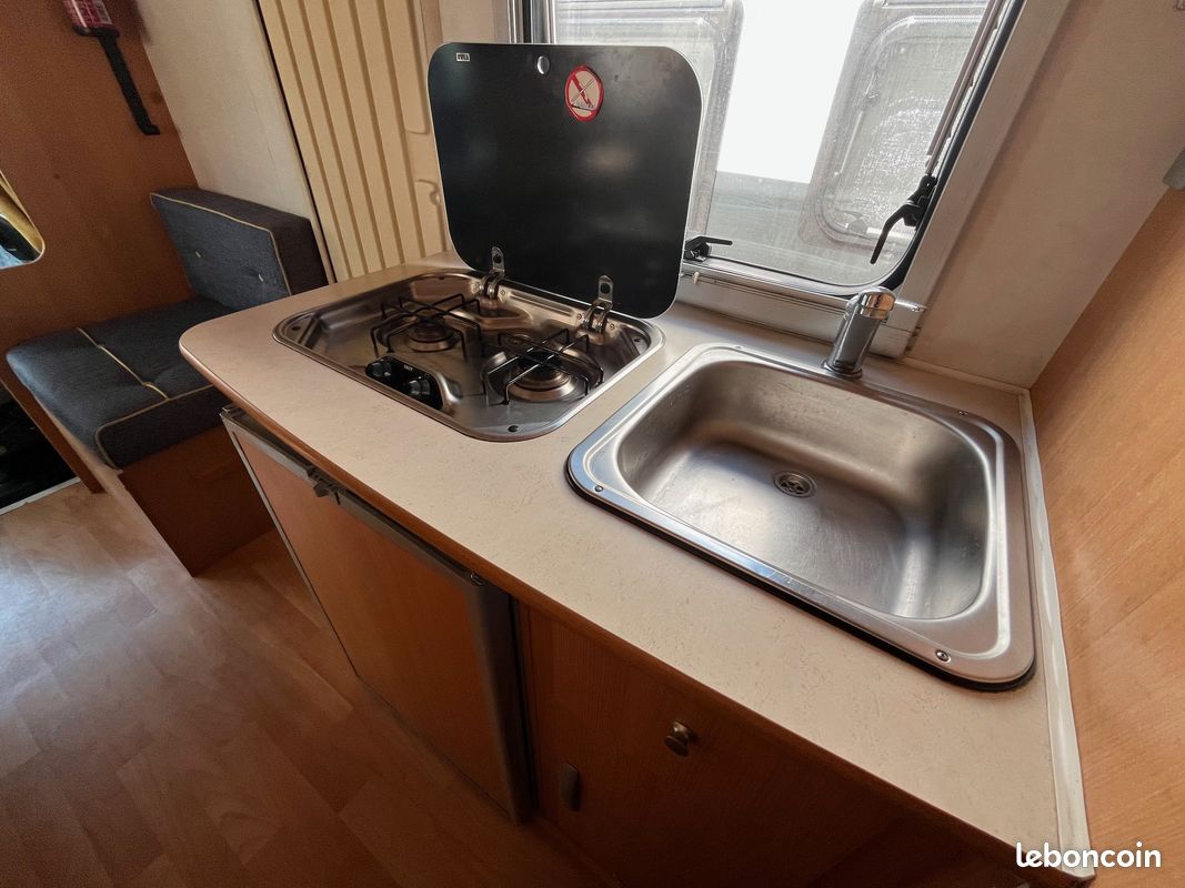 Camping car RIMOR KATA MARANO 8P moins de 7 mètres - grande soute (image 7)