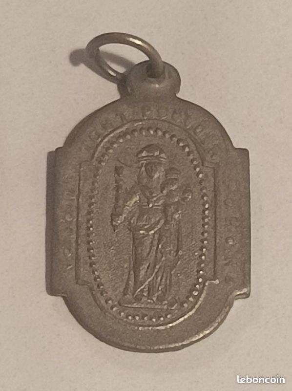 Médaille Vierge à l'enfant perlée - Argent Massif · Maison de la Médaille