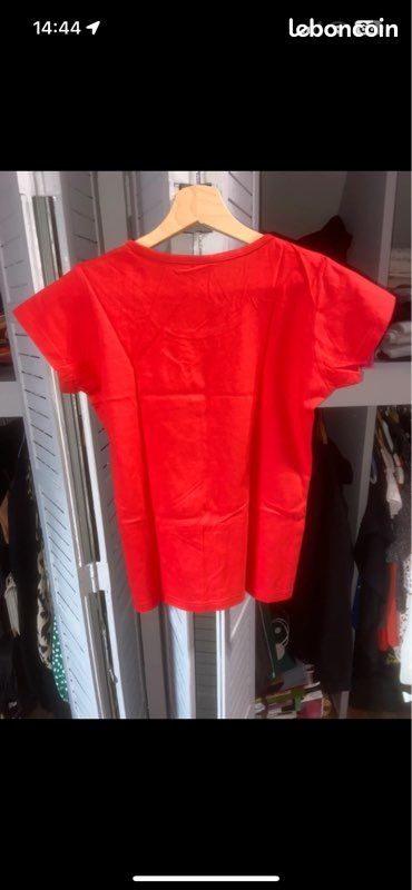 T-shirt rouge (image 2)