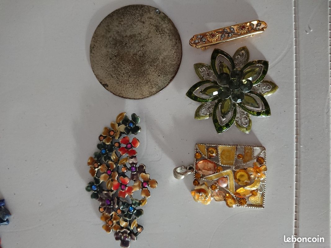 Pendentifs (image 1)