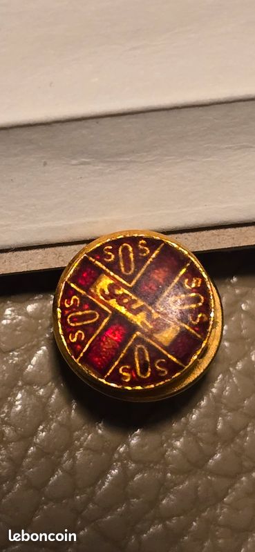 Pins don du sang (image 1)
