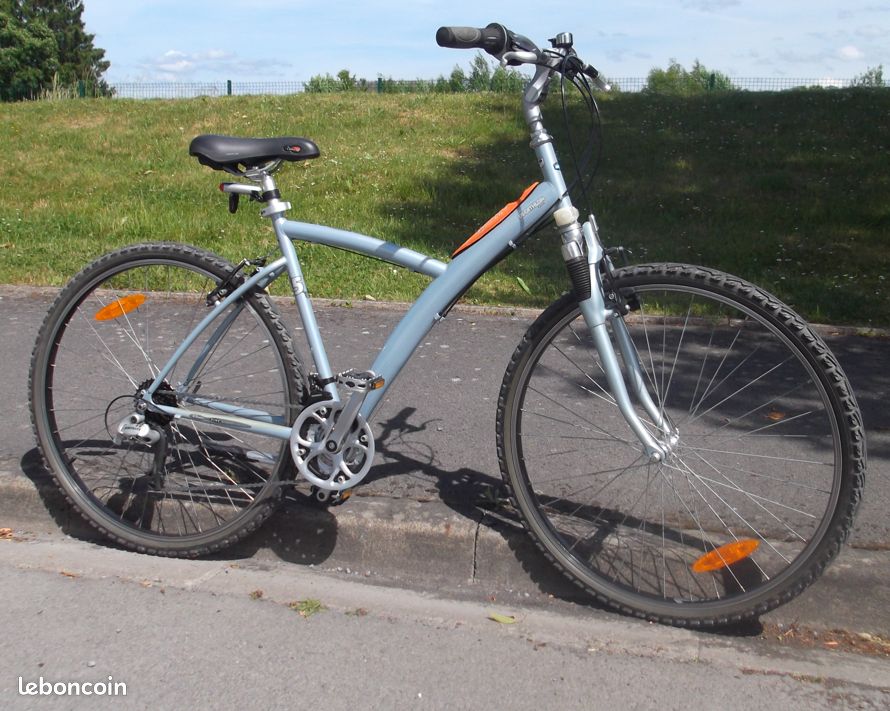 Vélo De Ville Femme B'Twin – 26 Pouces – 7 Vitesses – Taille M – Occasion