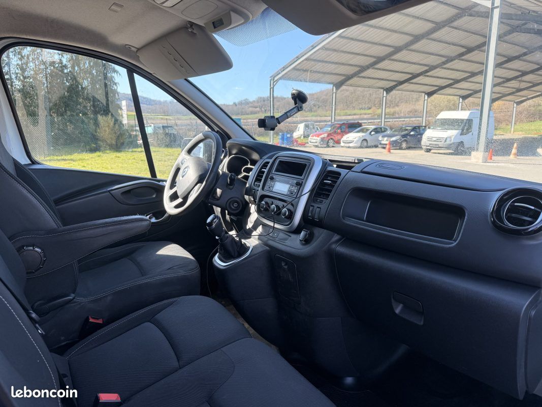 Renault trafic l2h1 1200 2.0 dci 120ch cabine approfondie confort e6 2020 (image 3)