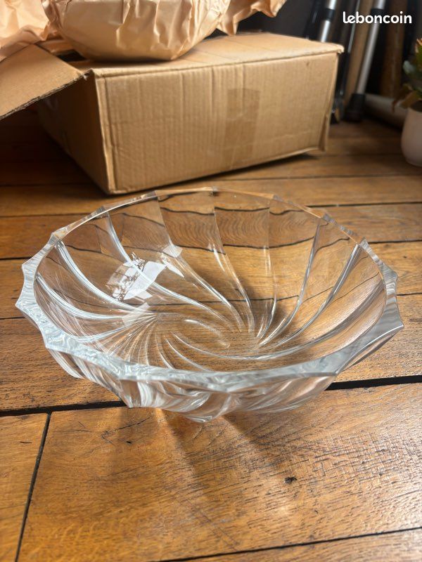 Saladier / coupe en cristal Val Saint-Lambert signée – modèle torsadé – Ø 24 cm (image 1)