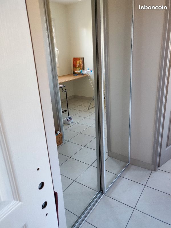 Porte de placard miroir étagère (image 1)