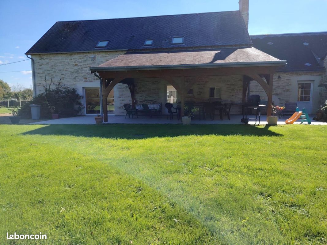 Maison 12 pièces 272 m² · à Hommes · 272 m² · 359 000 €