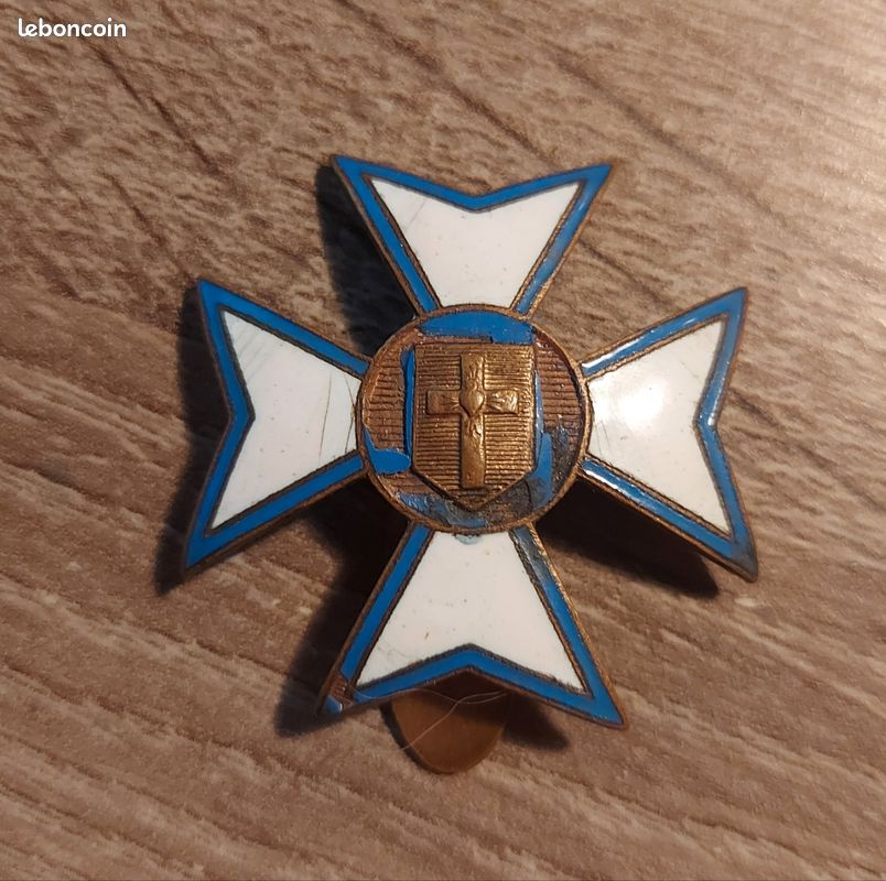 Insigne Badge INI 1674 INSTITUTION NATIONALE des INVALIDES ORIGINAL 44mm