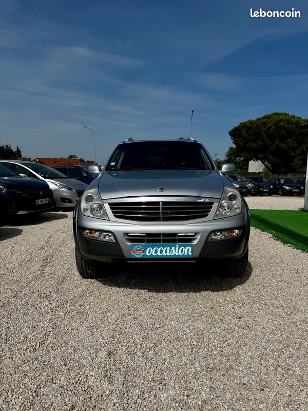 Ssangyong Rexton II 2.7 Xdi 163 CV / 4x4 / BOITE AUTOMATIQUE / CUIR / CLIM AUTO / ATTELAGE (image 2)