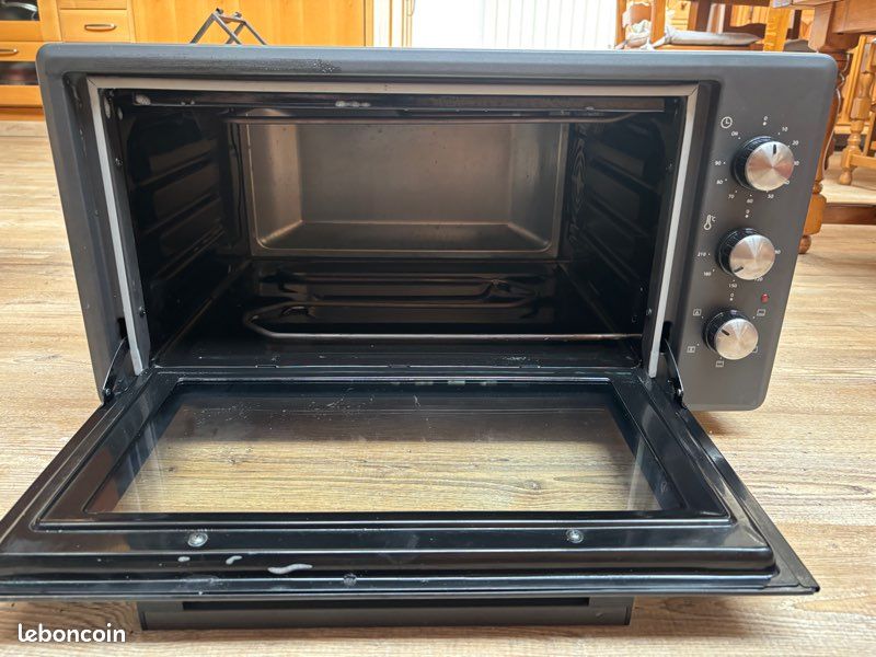 Four Posable (image 6)