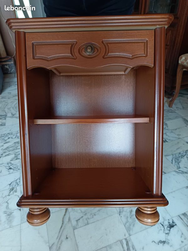 Table de nuit (image 1)