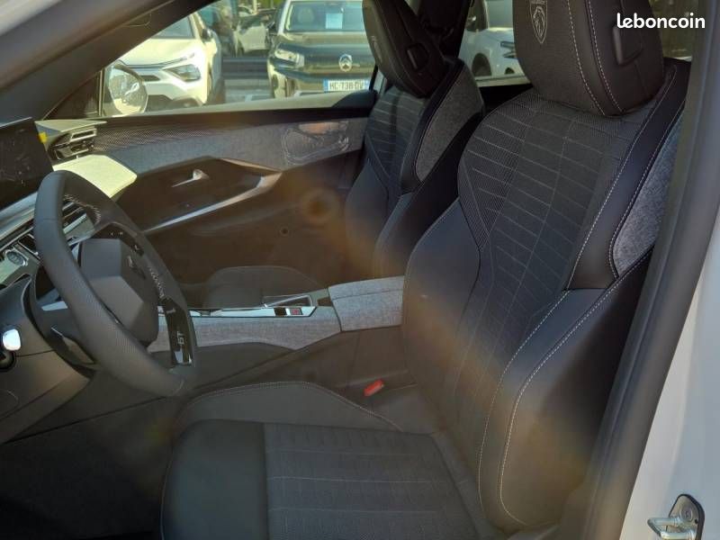 Peugeot 5008 Hybrid 145 e-DCS6 GT (image 7)