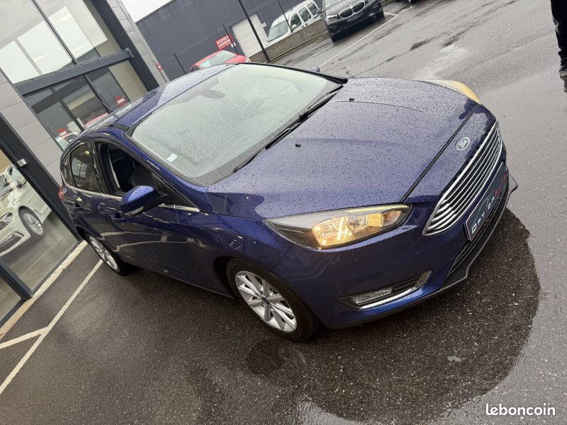 Ford FOCUS 1.0 ECOBOOST 125CH STOP&START TITANIUM (Vente a Pro ) (image 5)