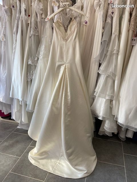 Robe de mariée taille 38 en satin ANCIENNE COLLECTION (image 6)