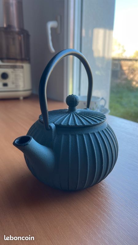 Théière En Fonte Style Japonais - Motif Fleur Bleue, 1L, Avec Filtre, Neuve