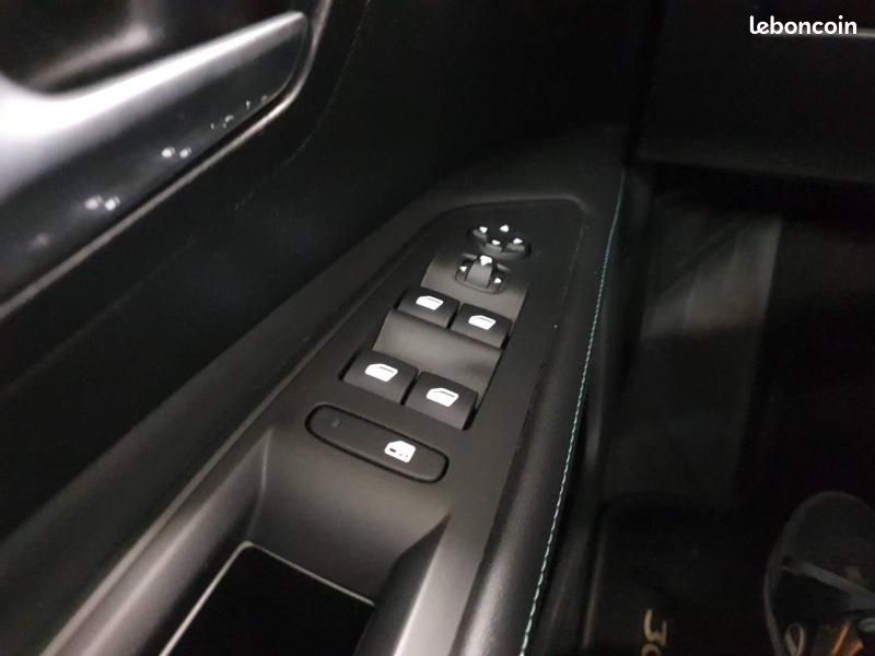Peugeot 3008 HYBRID 225ch Allure Pack e-EAT8 (image 23)