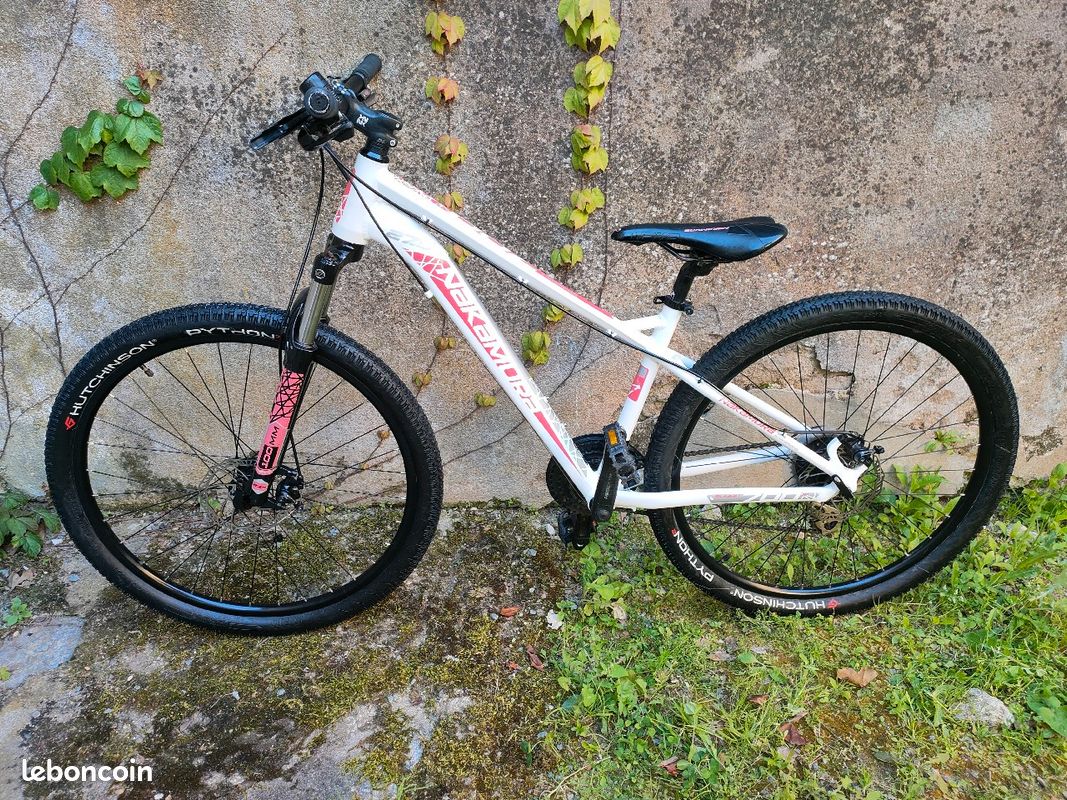 HOT Mountain Bike Nakamura Summit 700 Rouge Velo Nakamura