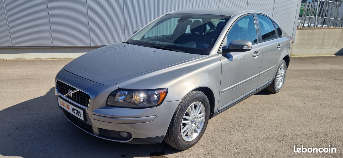 VOLVO S40 II 1.6 D, 110ch Summum Edrive, 03/2007, 105100km, Carnet complet (image 1)